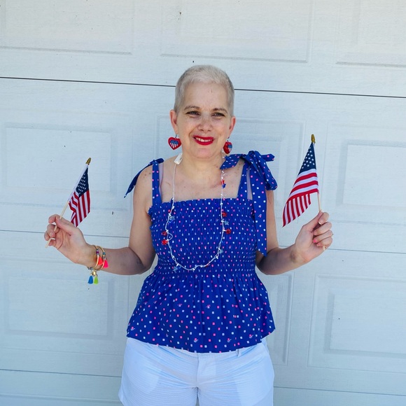 Meet your Posher, Mary All of my sales going forward will be to help me w/chemo. - Picture 3 of 17